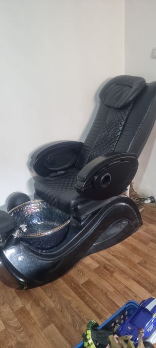 Педикюрное кресло с массажем