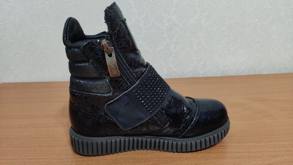 Продам Детские сапоги