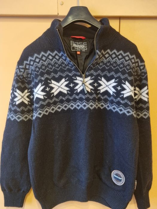 Мъжки вълнен пуловер