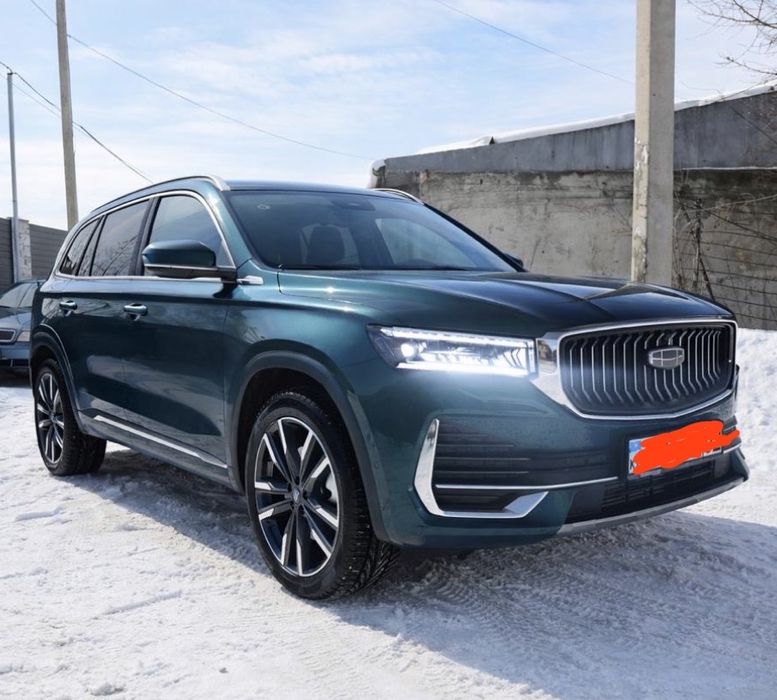 Кроссовер Geely Monjaro 2024 года