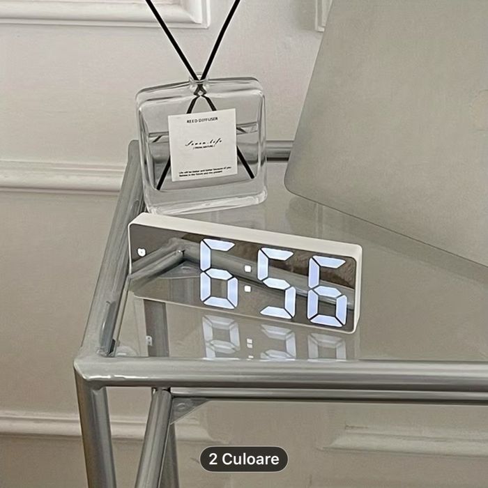 Ceas digital LED, cu alarma!