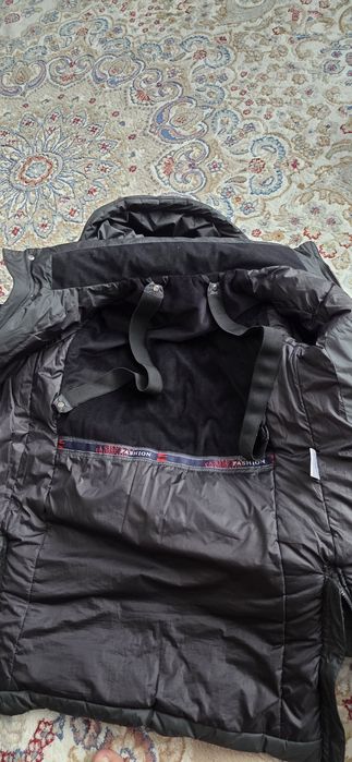 Куртка на подростка 13-15 лет.