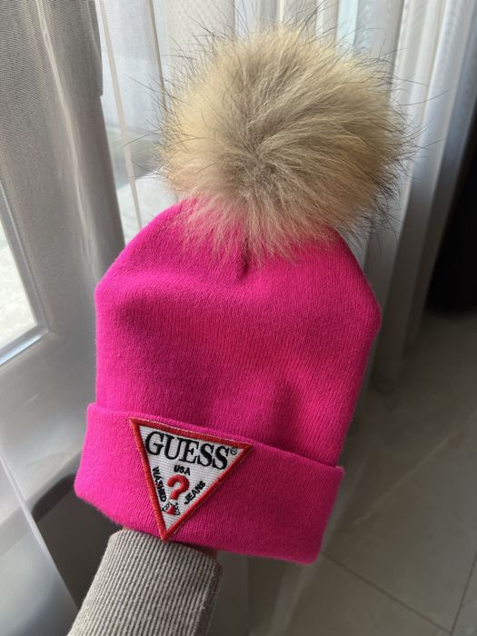 Дамска Шапка guess