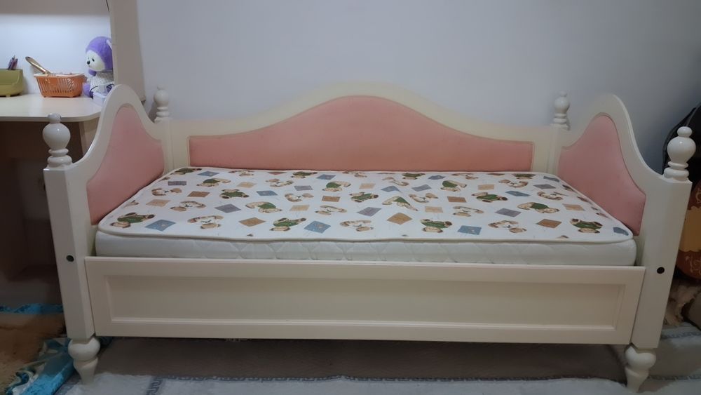 Продам письменный стол 2 шт