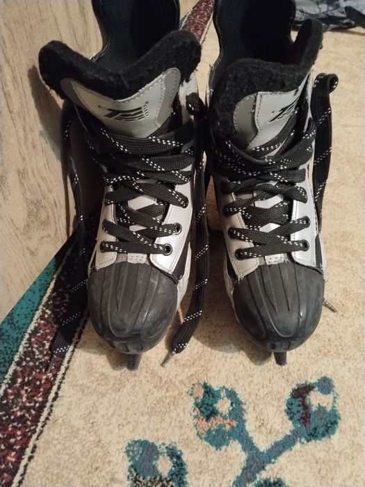 коньки хоккейные