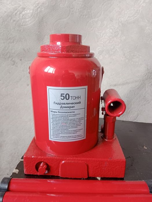 Домкрат 50 ТН. Новый.