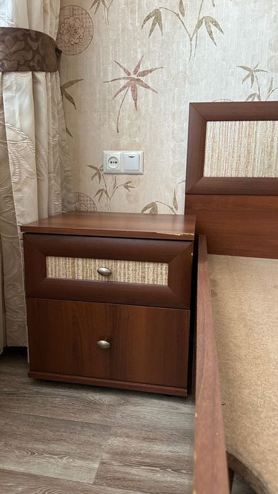 Кровать 160*200 б/у с тумбочками