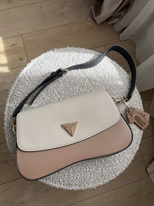 Прожам сумку Guess оригинал