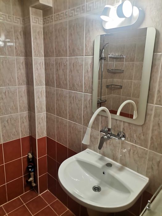 Дава се под наем Двустаен апартамент в Варна, Цветен квартал - 74 кв.м за 561 € - Снимка #5