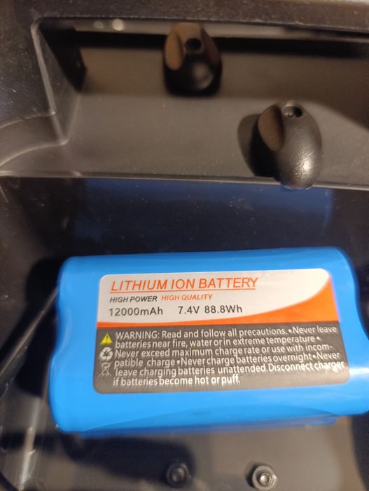 Лодка за захранка V020