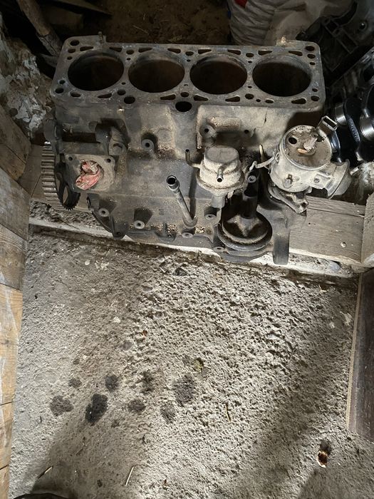 Ауди 80 1.8 блок продам