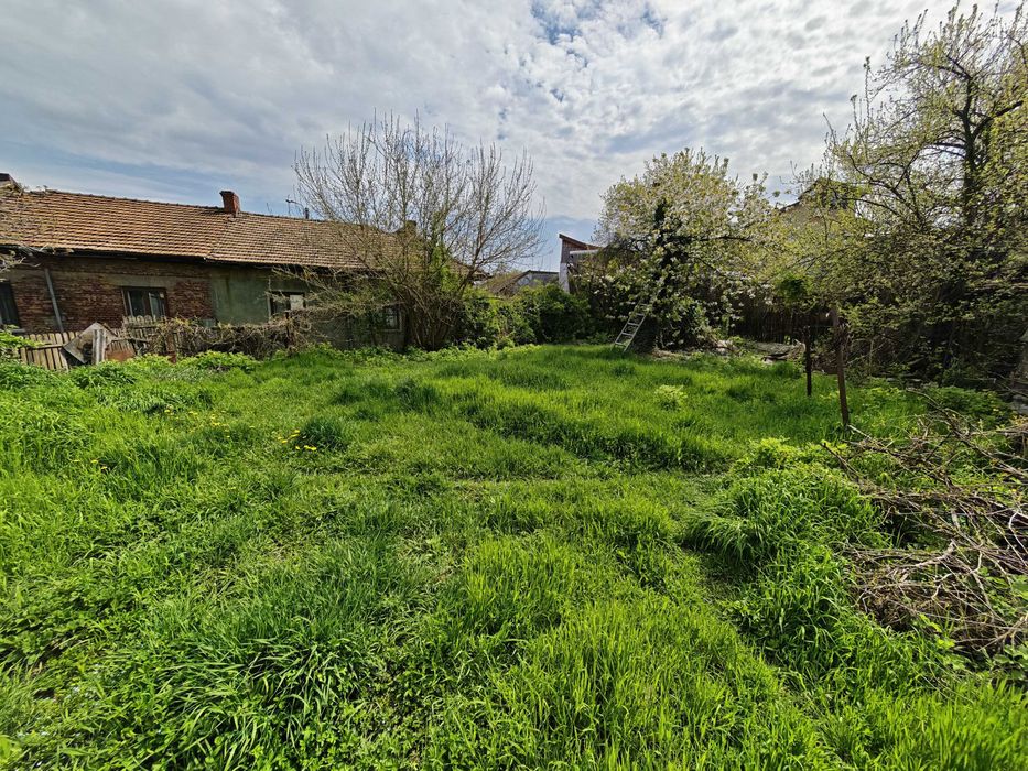 De vanzare casa+teren