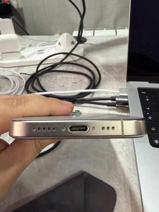 Iphone 15 pro 256gb esim 80%