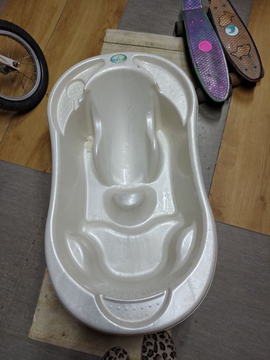 Cada cădiță bebeluși