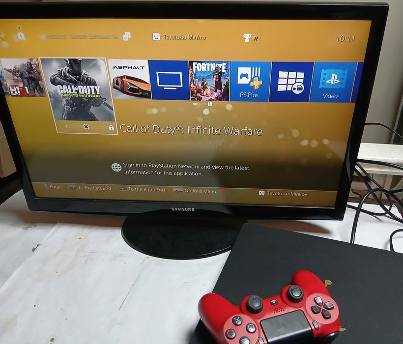 PlayStation 4 с контролер + игри
