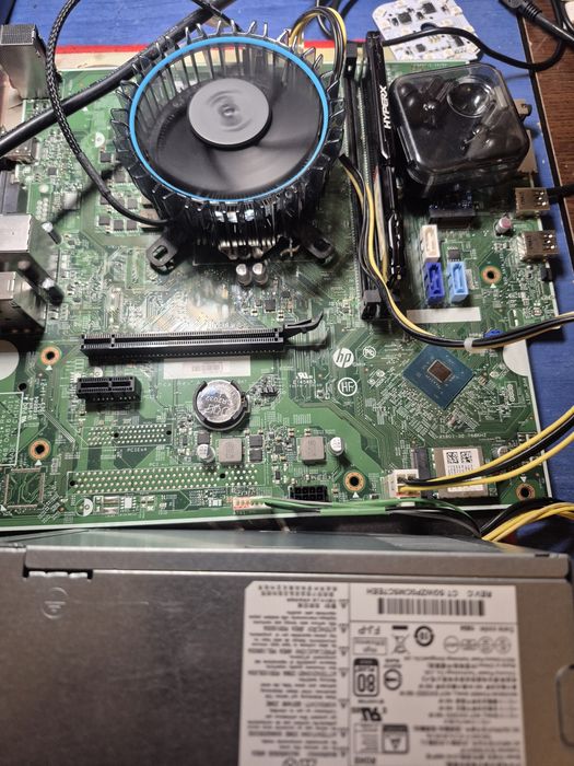 Kit pc hp placa de baza + i3 8100 + sursa