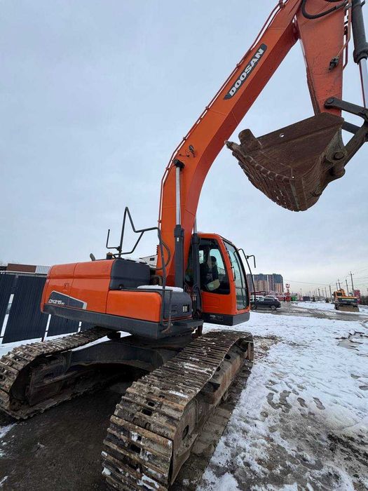 Гусеничный Экскаватор DOOSAN DX215