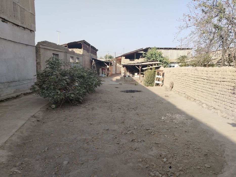 Беш бола 33 мактаб оркасида йер участка сотилади