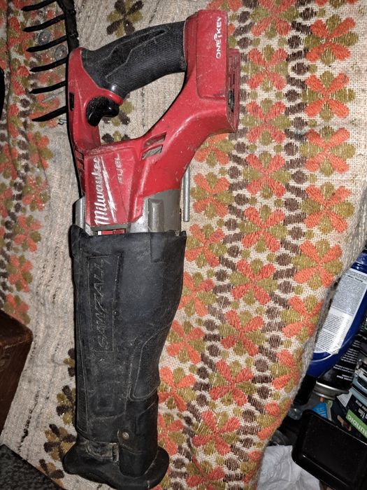 Ferăstrău Milluwalkee pentru piese