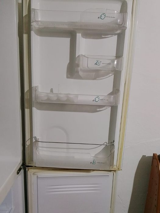 Холодильник Samsung