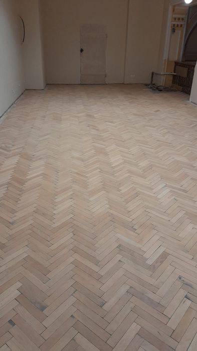 Raschetez parchet vechi cu materialele clientului