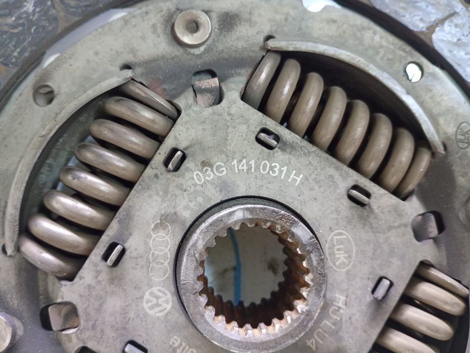 Kit ambreiaj volanta cu masa dubla Audi A4 B7 (2004 - 2008) (2.0 tdi)