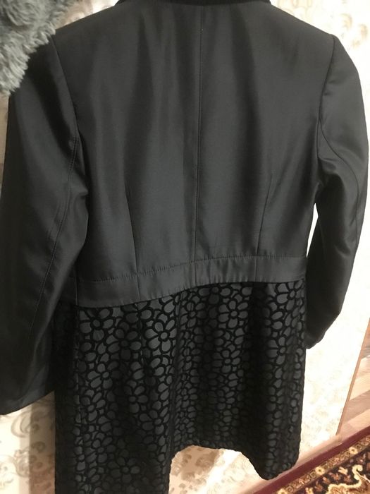 Весенние плащи       …