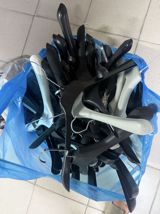 Вешалки для одежды