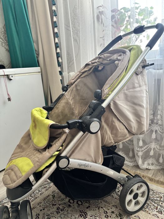 коляска.   десткая