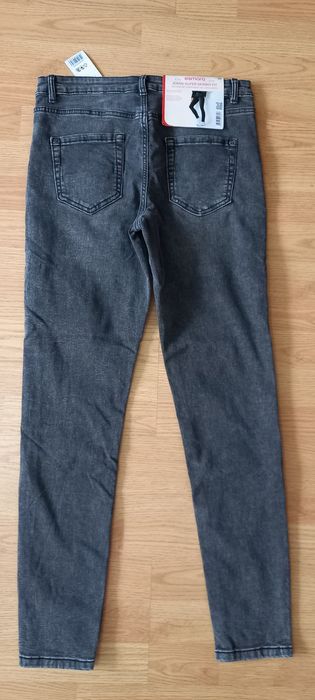 Blugi M/38/40 noi ,dama