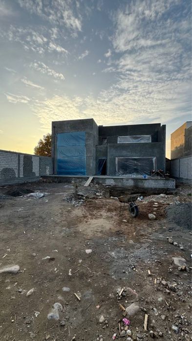 Продается Дача(коробка) Паркент