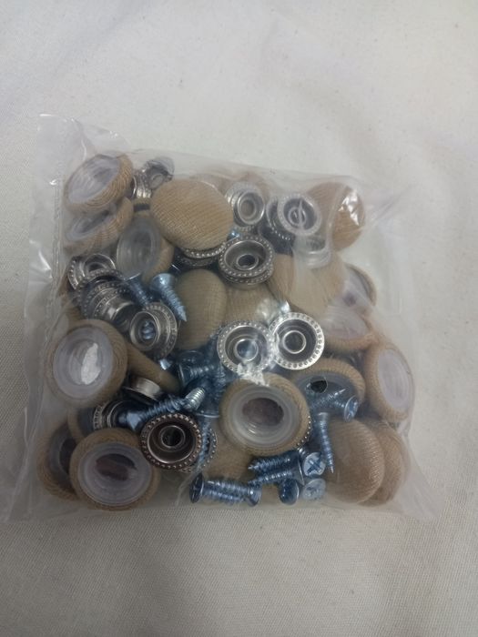 40 kit capse reparat plafonul trimit cu livrare prin olx ultimele 3set