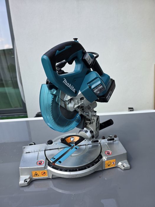 Circular Makita DLS 600