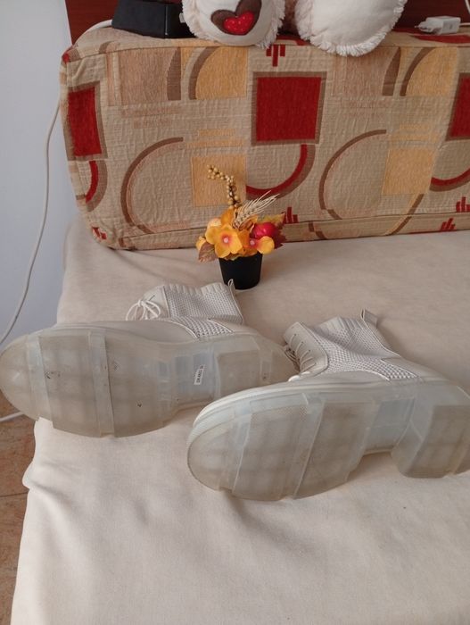 Красиви пролетно-есенни боти