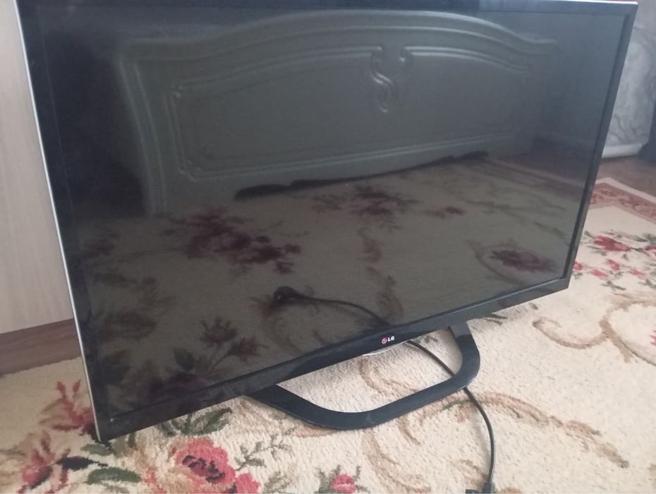 Продам телевизор LG смарт