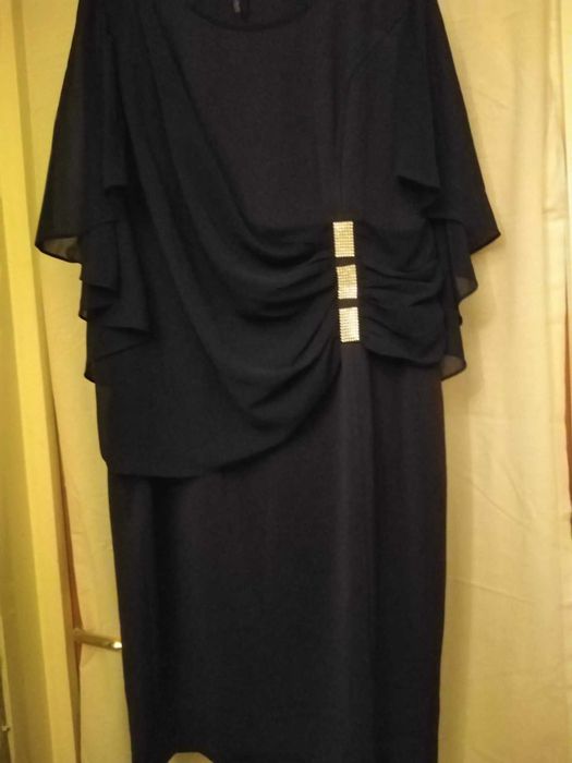 Rochie de seara ,model elegant cu aplicatii de strasuri