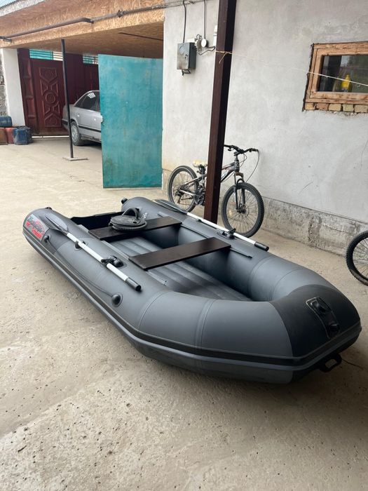 Продаётся лодка Ревера 2,90