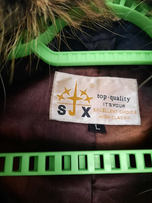 Продам куртку с мехом.