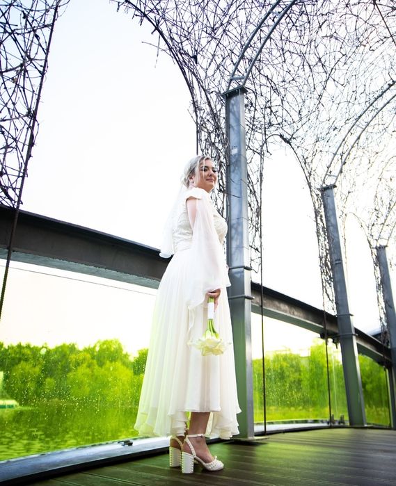 Vand rochie de mireasa din mătase naturala si sandale de mireasa