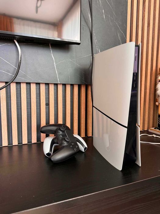 PS5 Slim 1TB  + 2 controllere DualSense