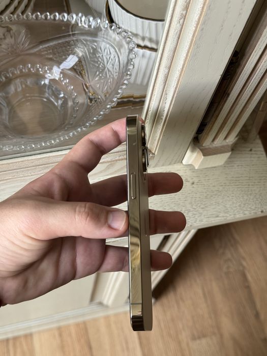 Продам iPhone 14 Pro 256gb gold