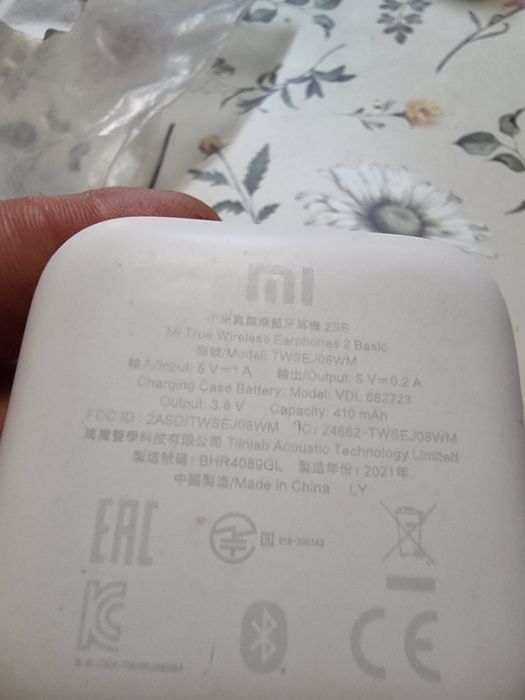 Carcasă cu căști sport