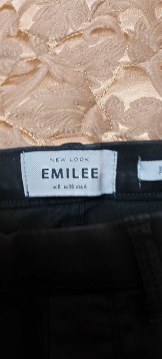 Три чифта дамски дънки