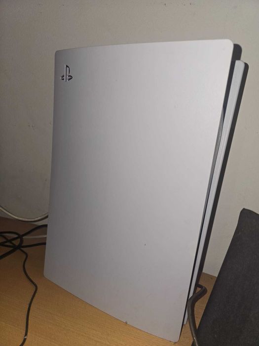PlayStation 5 Disc 825 GB+ 2 controllere
