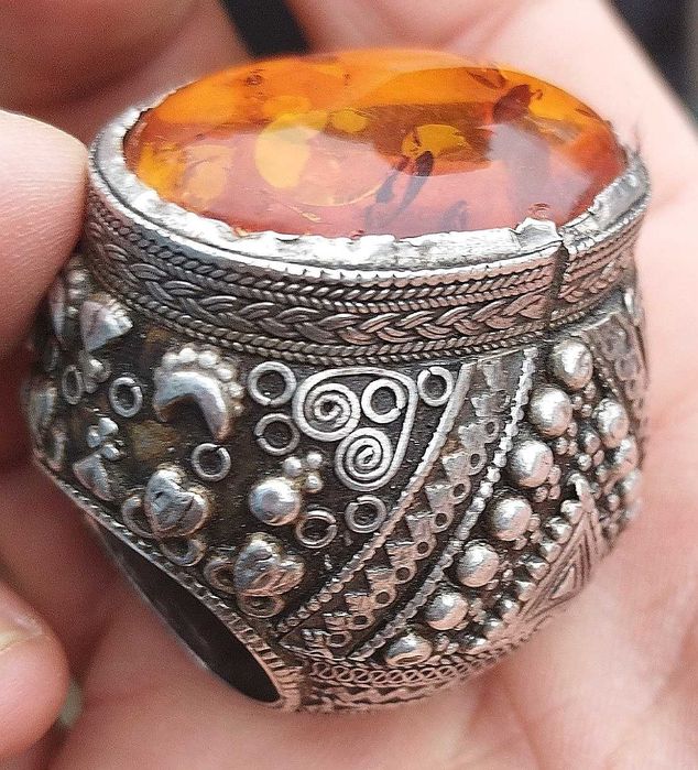 Masiv inel de argint cu chihlimbar