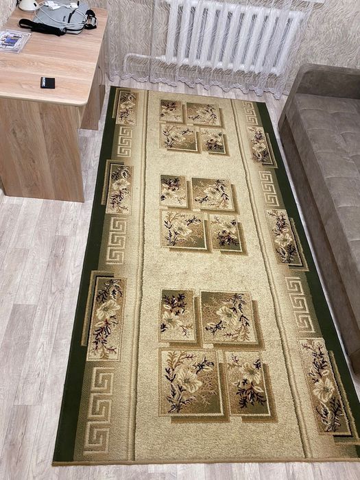 Продам ковёр полушерстяннойй