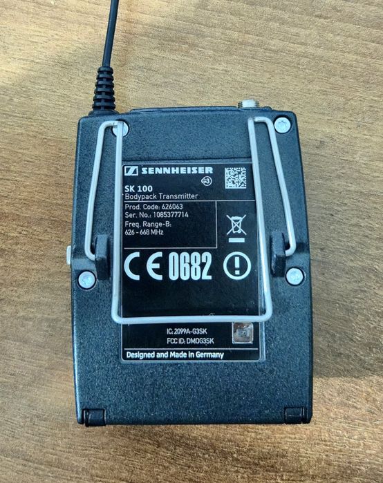 Emitator Sennheiser sk 100 (ew 100) G3 + Lavaliera ME 2 (Band B 626-668 MHz)