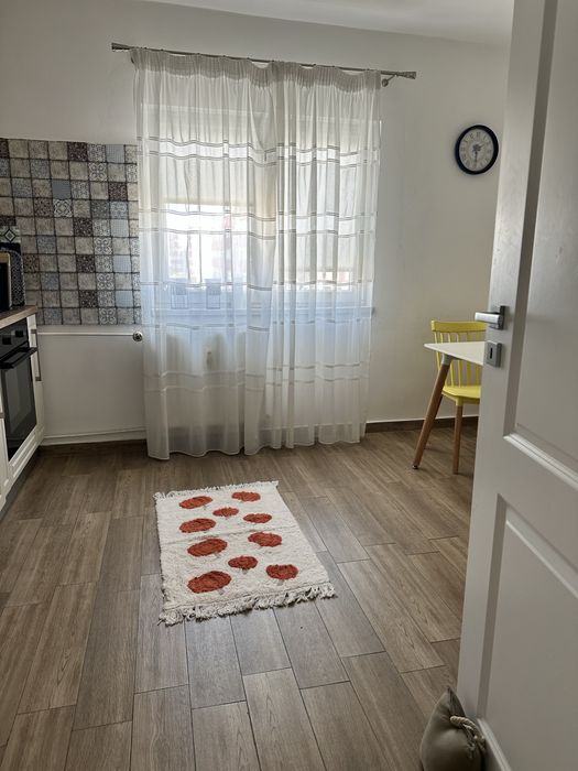 Proprietar inchiriez apartament spatios pe termen lung
