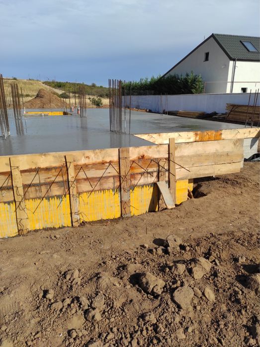 Firma constructori seriosi si profesionali.