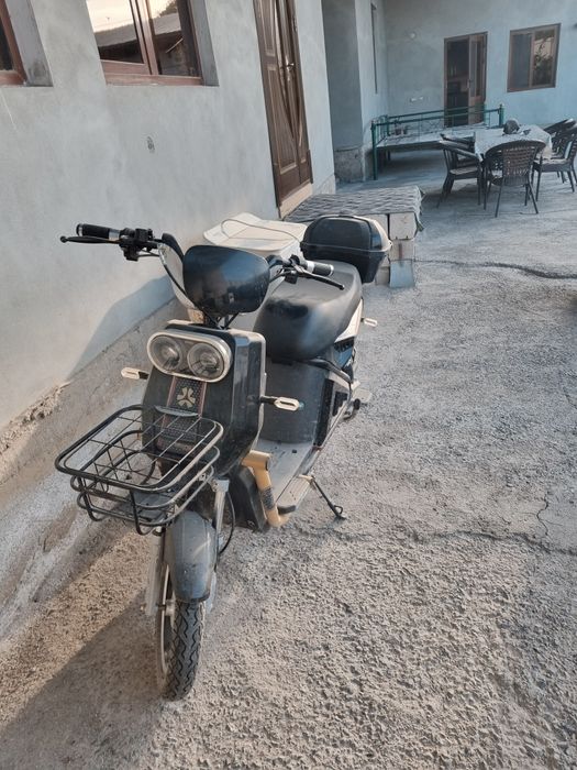 Revion skuter sotiladi